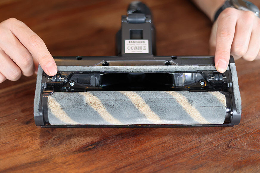 Slim Action Bürste für Hartböden von unten